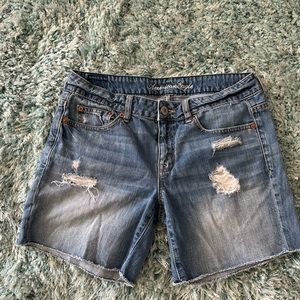 American Eagle jean shorts size 4  (0182)